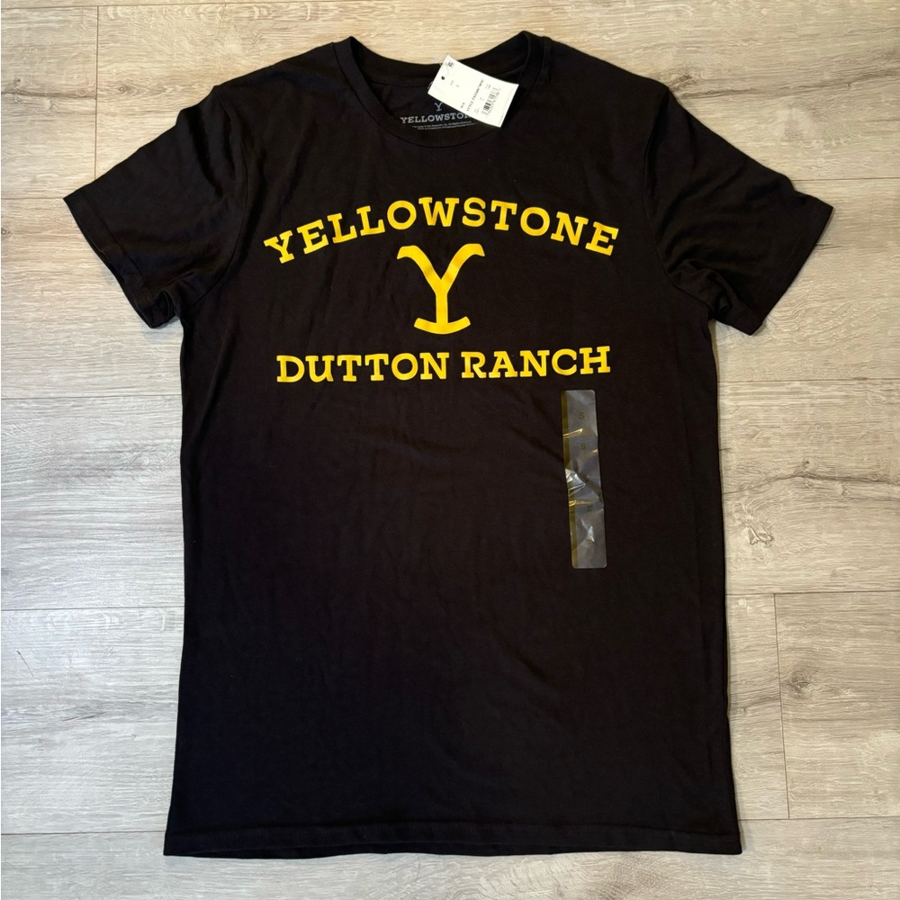 NWT Women’s Black Yellowstone T-Shirt S
